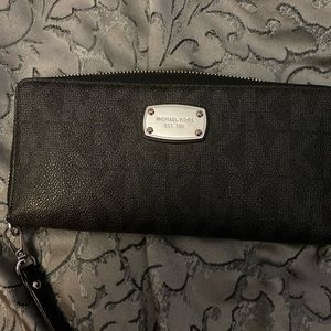 Black Michael Kors Zip up Wristlet Wallet